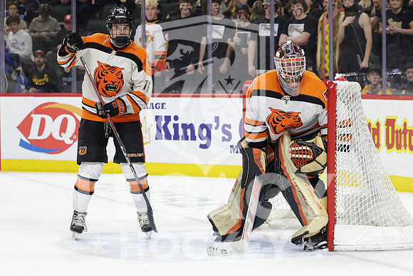 Warroad vs Delano